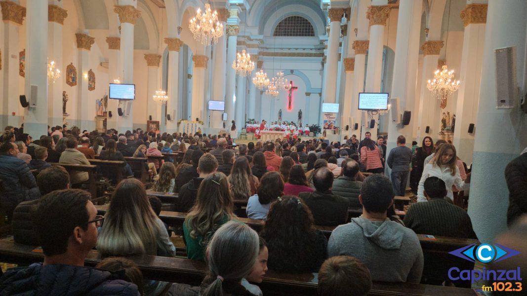 Benção das Famílias marca celebração na Igreja Matriz São Paulo Apóstolo