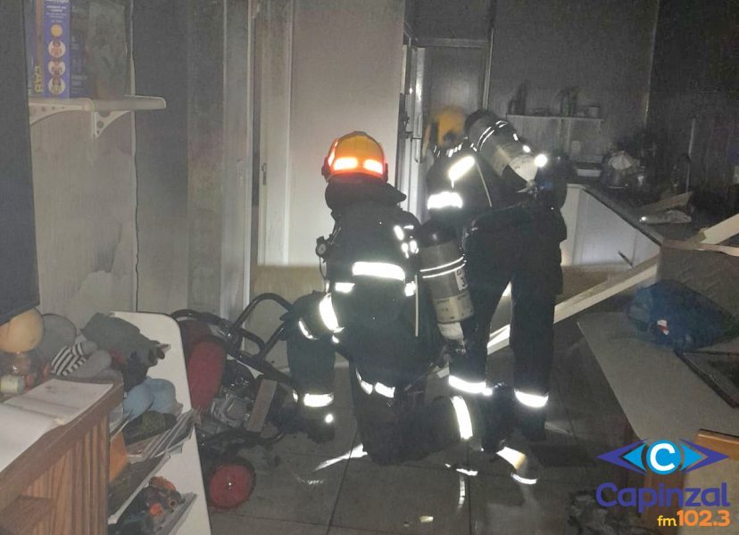 Incêndio em residência mobiliza Bombeiros em Salto Veloso