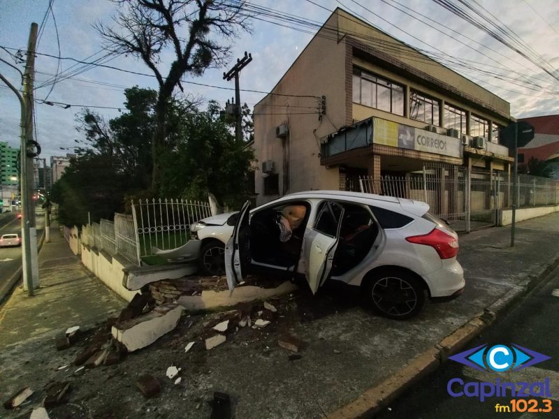 PM prende mulher por embriaguez ao volante após colisão em Joaçaba