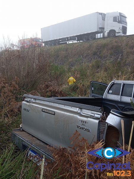 Condutor morre após saída de pista de caminhonete na BR-153, em Água Doce