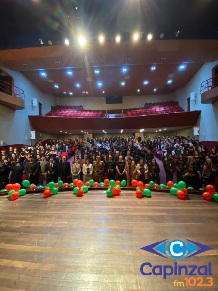 PM forma mais de 330 alunos do 3° ano do ensino médio como “Protetores do Lar” em Joaçaba