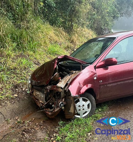 Dois carros colidem na SC-283 em Seara
