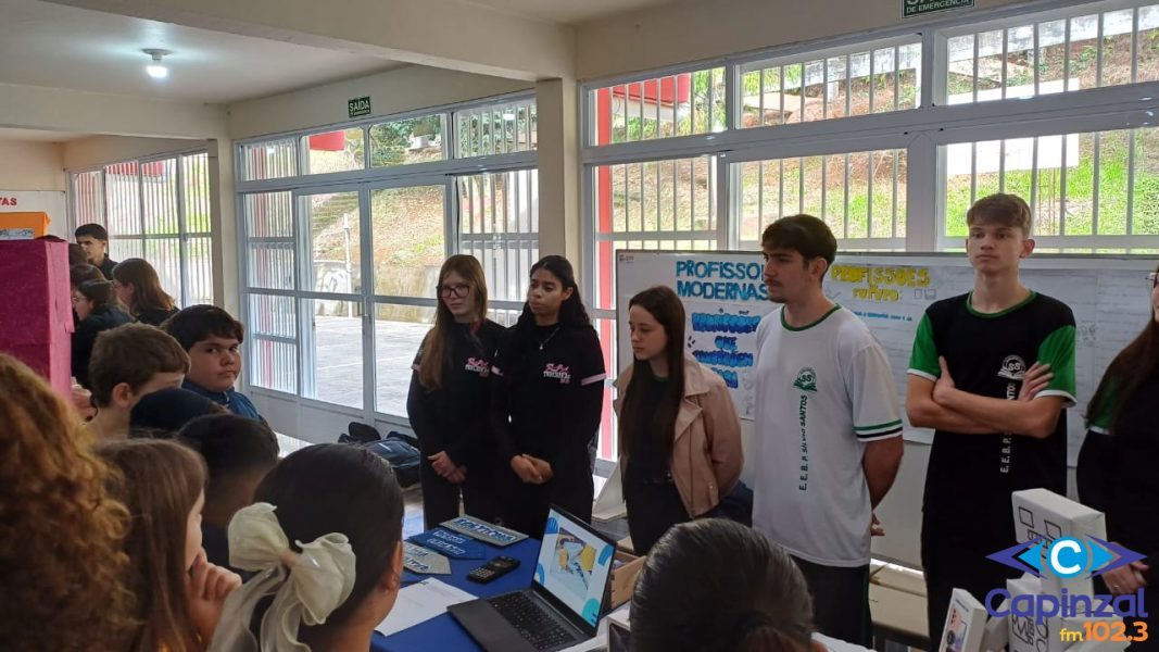 Escola Prefeito Silvio Santos realiza Feira do Conhecimento nesta quinta-feira