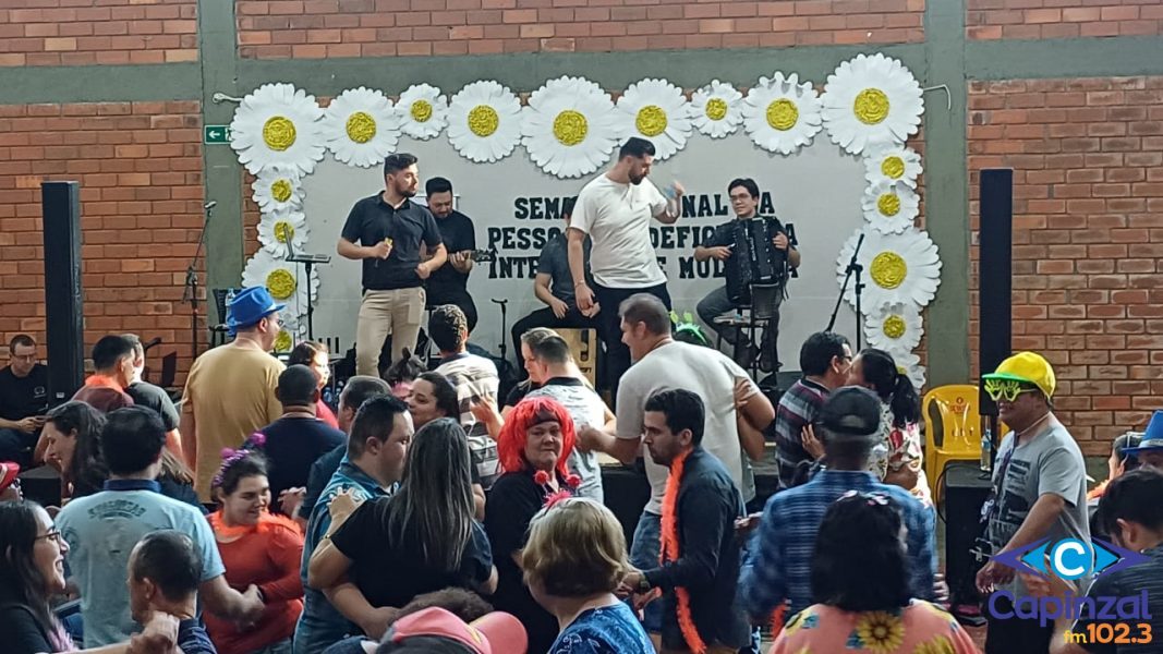 Show da dupla Cleiton e Jeferson encerra Semana Nacional da Pessoa com Deficiência Intelectual e Múltipla no CAESP Wanda Meyer