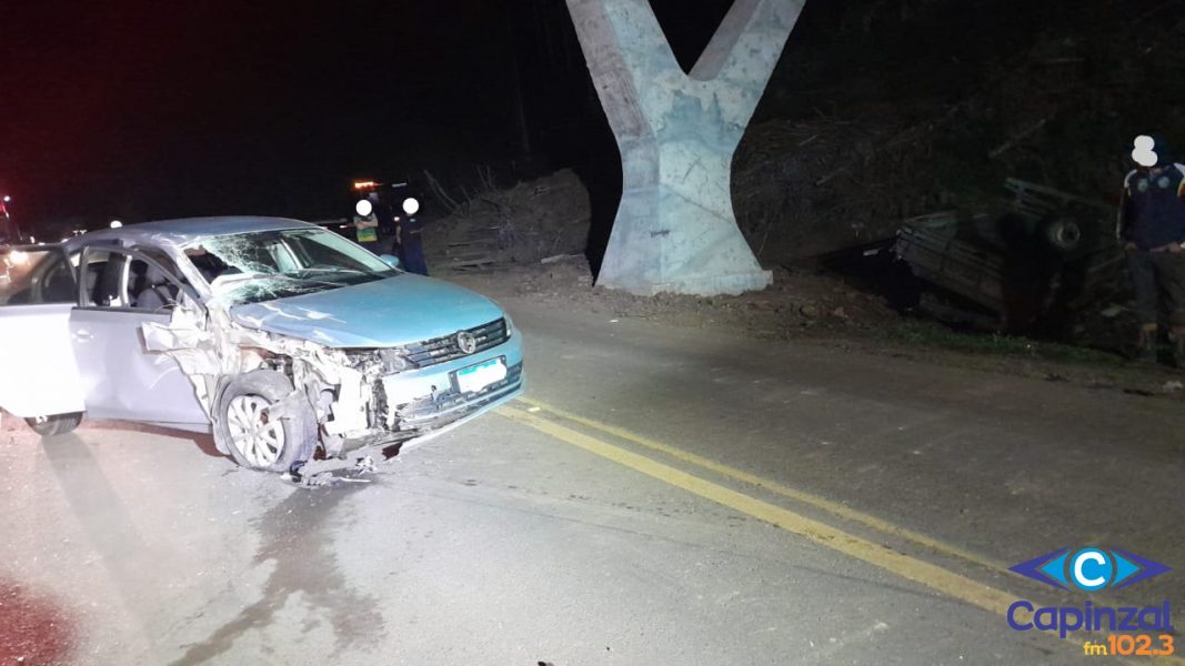 Colisão entre carro e girico deixa motorista ferido na SC-464, em Salto Veloso