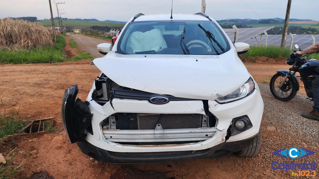 Criança é socorrida pelos Bombeiros após colisão entre veículos em Capinzal