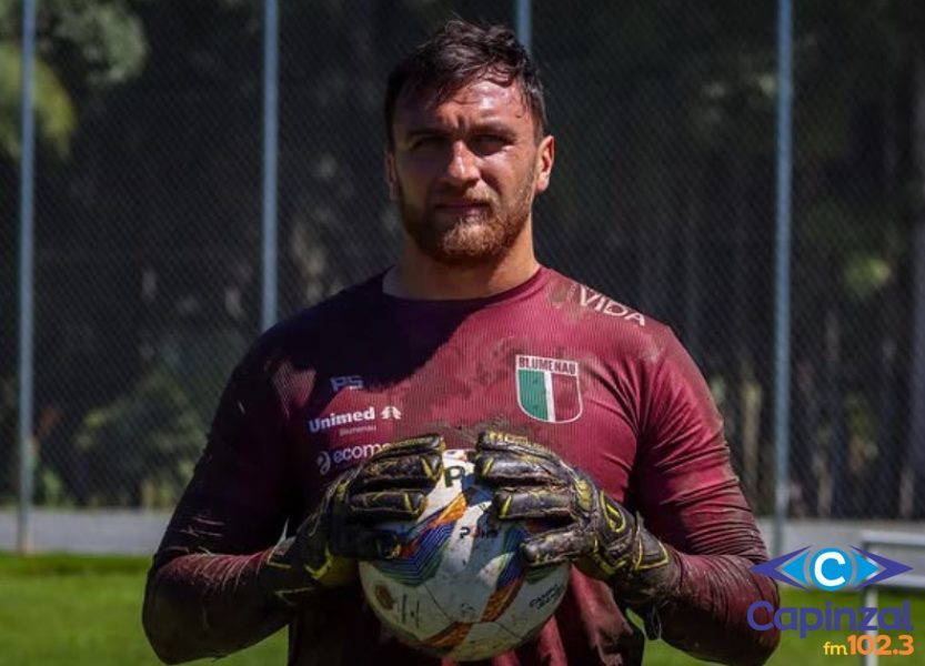 Goleiro capinzalense João Augusto reforça Blumenau na Copa Santa Catarina 2025