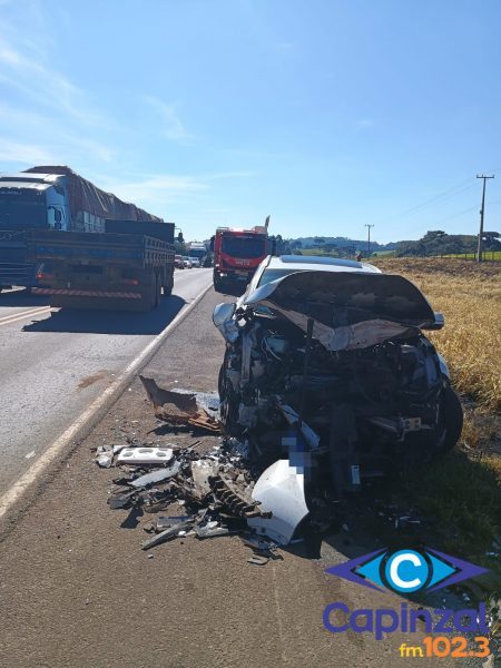 Colisão frontal entre veículos deixa um morto e quatro feridos na BR-470 em Campos Novos