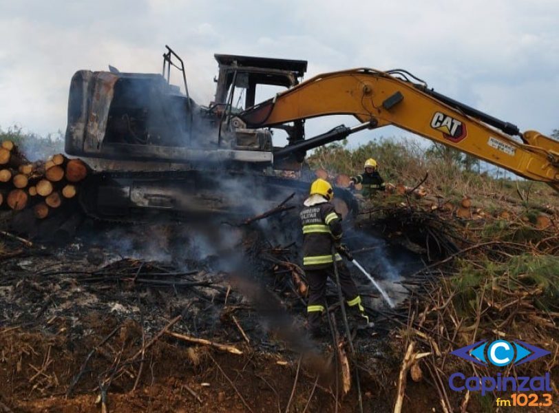 Incêndio atinge máquina agrícola no interior de Campos Novos