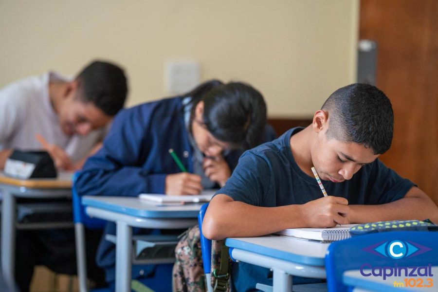 Rede estadual de ensino abre período de rematrículas para o ano letivo de 2026