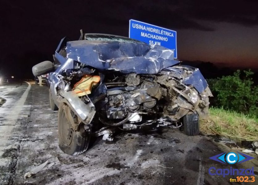 Grave colisão deixa três feridos na BR-153