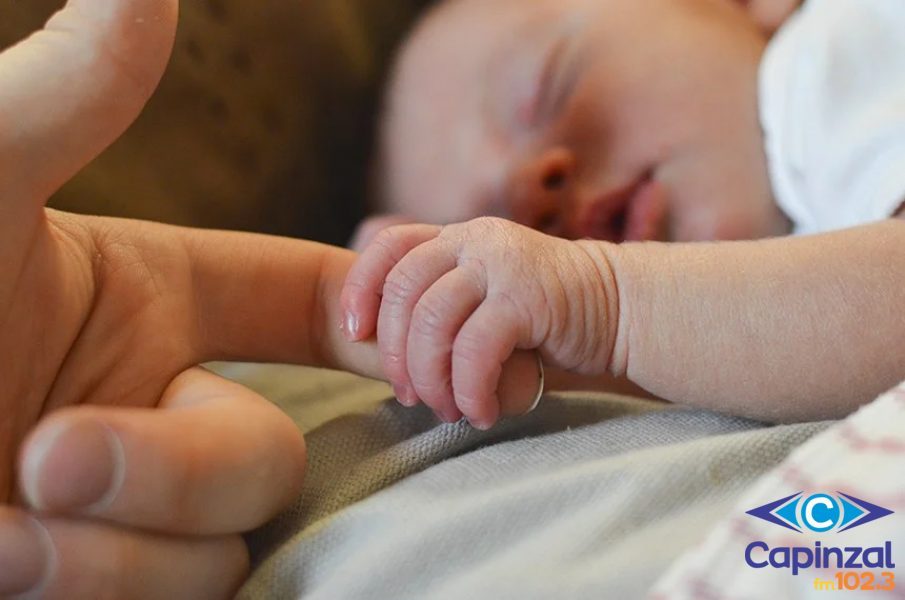 Bebê é salvo após mais de 30 minutos de reanimação em creche