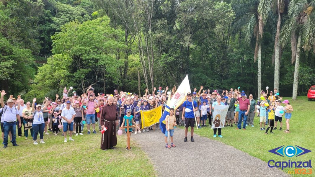 Primeira Caminhada Infantil dos Mascotes de Frei Crispim reúne cerca de 300 participantes