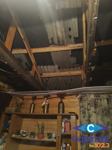 Vendaval e granizo causam danos em residências no interior de Vargem Bonita