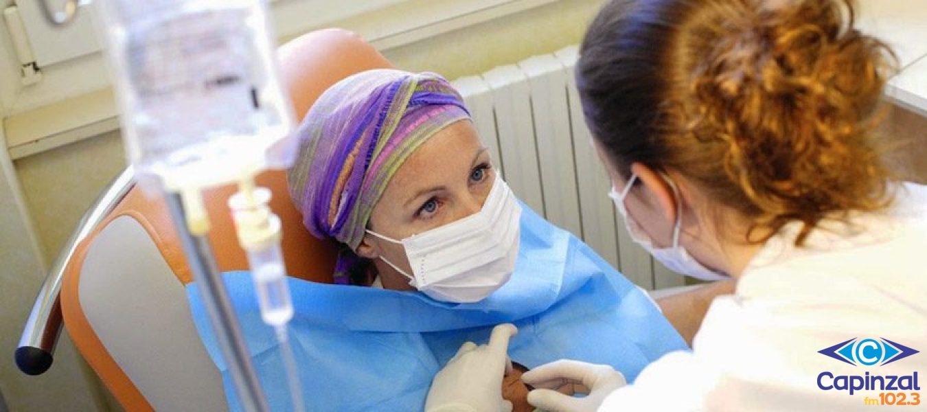 Mulher sem câncer faz três sessões de quimioterapia após erro médico em Chapecó