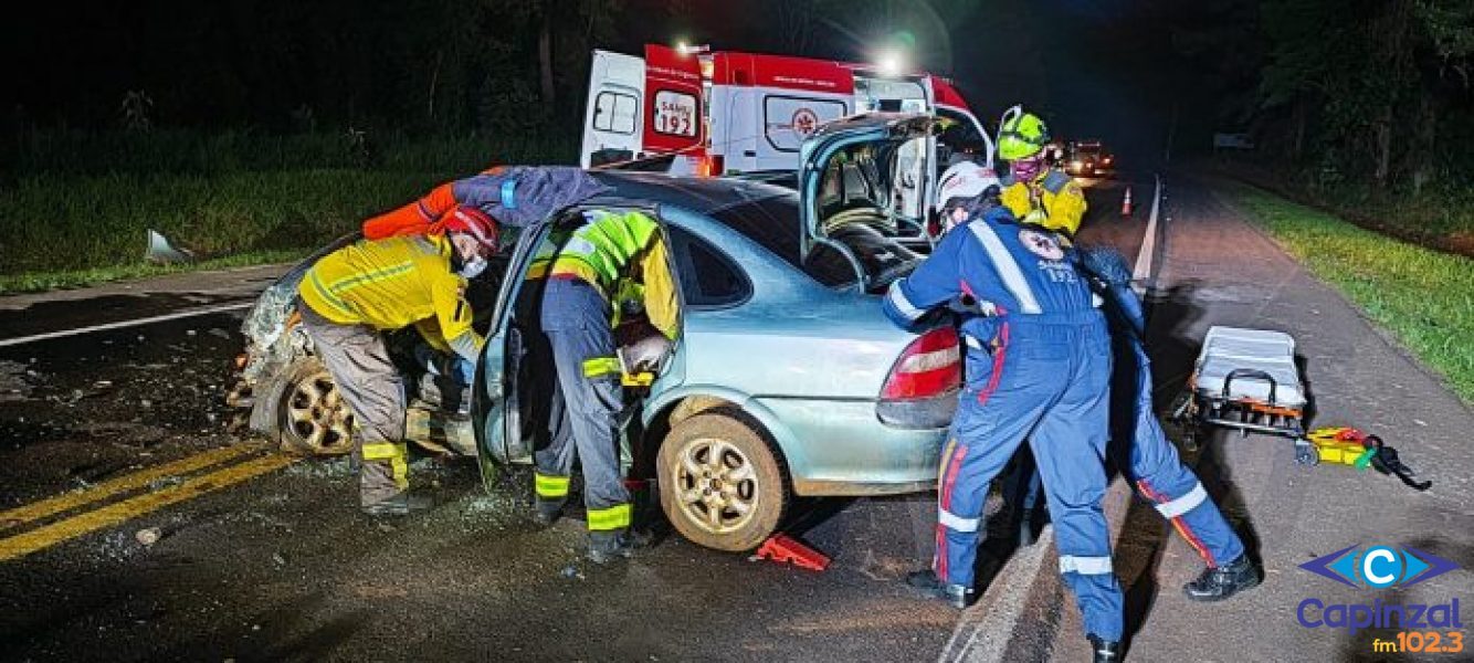Acidente na BR-282 em Chapecó deixa motorista preso às ferragens