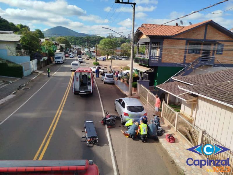 Adolescente fica ferido em colisão entre moto e carro no centro de Tangará
