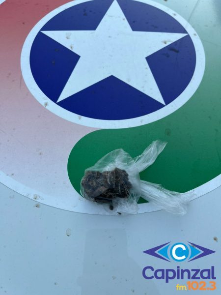 PM apreende maconha com homem e aplica multa no Centro de Campos Novos