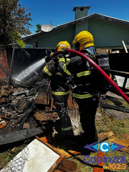 Incêndio atinge depósito de madeira em Campos Novos