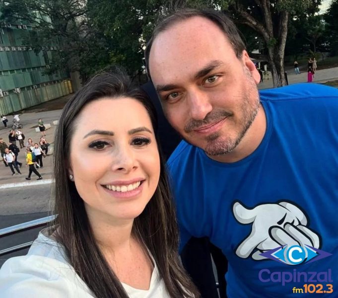 Carlos Bolsonaro confirma pré-candidatura ao Senado por Santa Catarina