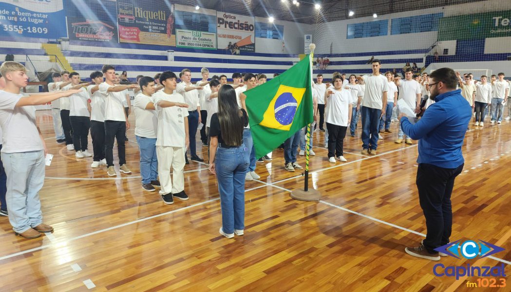 Mais de 100 jovens de Capinzal e Ouro recebem Certificado de Dispensa de Incorporação