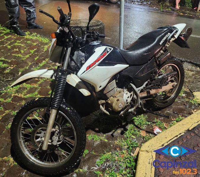 Motoboy fica ferido após sofrer queda em rua íngreme em Capinzal