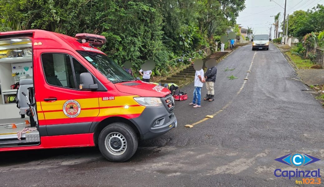 Motociclista fica ferida após queda no bairro Navegantes, em Ouro