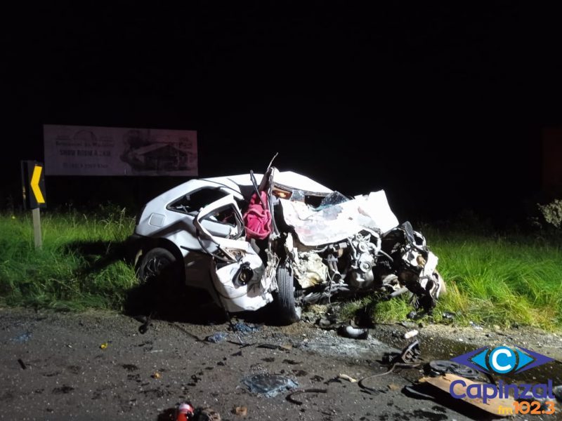 Condutor fica preso às ferragens após colisão frontal na BR-282, em Catanduvas