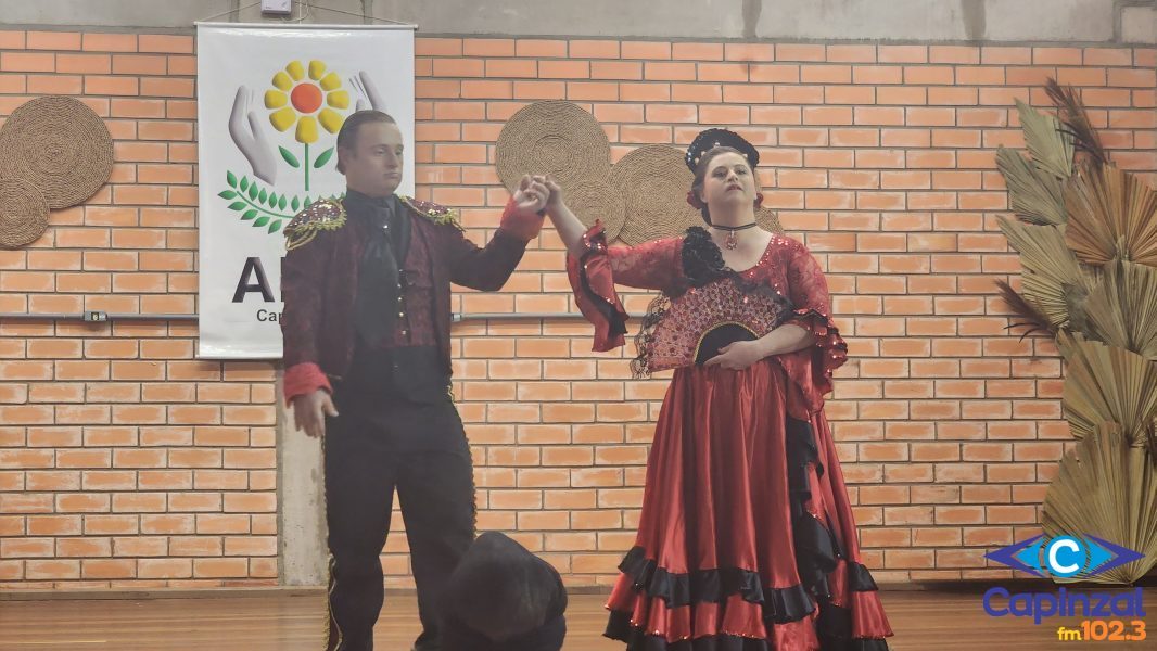 Alunos da APAE de Capinzal são convidados para apresentação na inauguração do novo prédio da FCEE