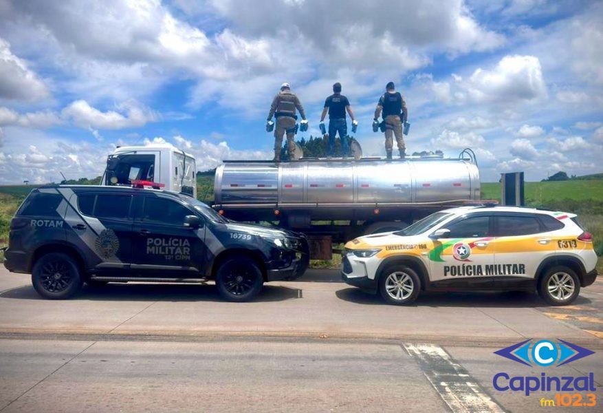 Caminhão-tanque com 120 mil maços de cigarros contrabandeados é apreendido na SC-155, em Abelardo Luz