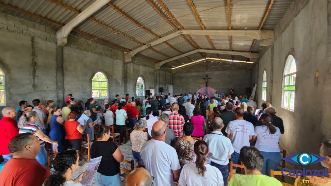 Primeira missa na nova capela emociona fiéis dos loteamentos João Lanhi e Nova Capinzal