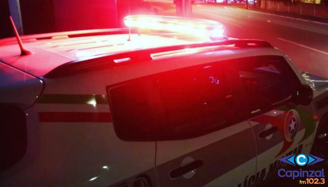 Homem avança contra policiais e é preso por desacato em Zortéa