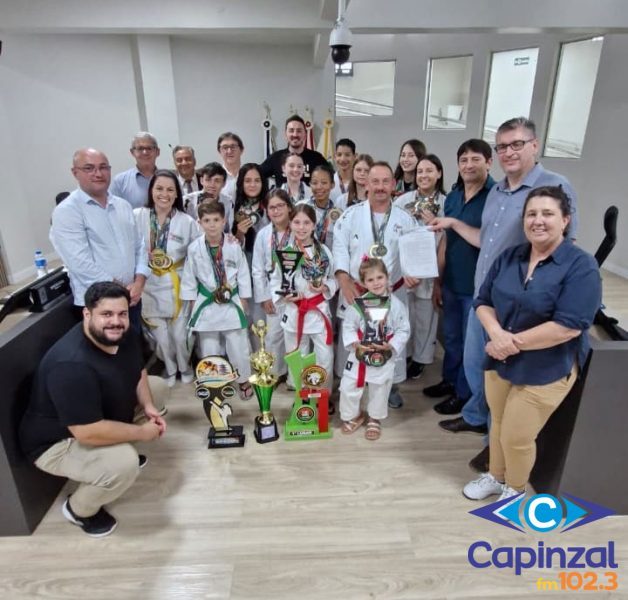 Vereadores aprovam Moção de Aplauso à equipe de Karatê de Capinzal após temporada de conquistas