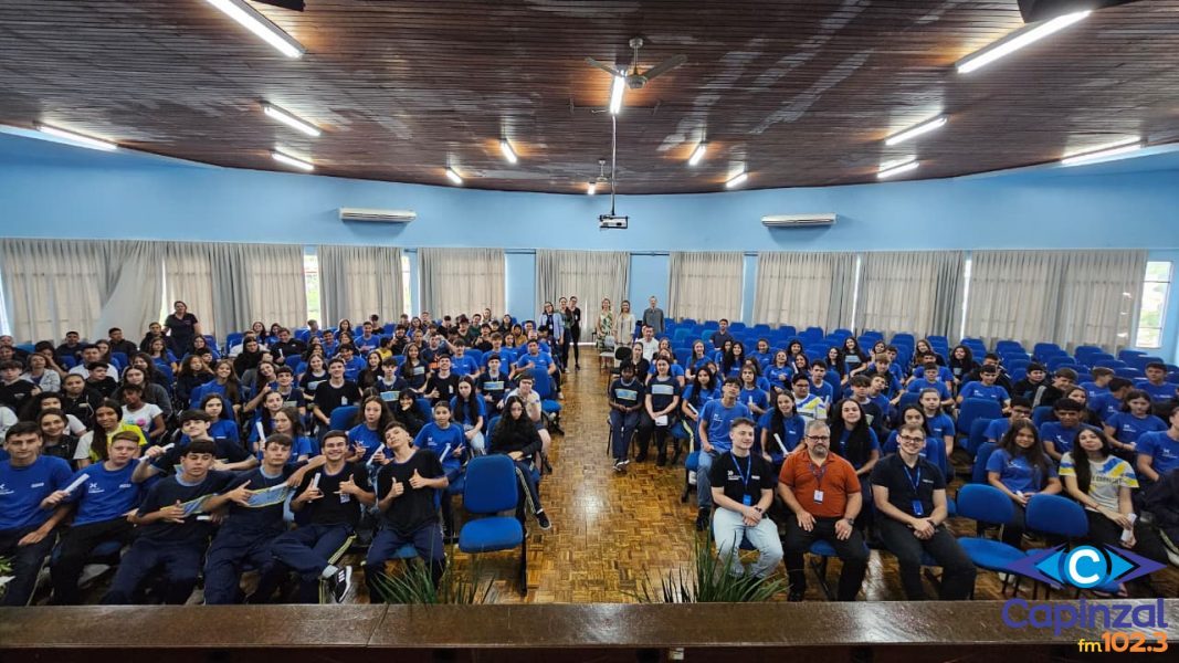 Primeiros passos para o futuro: 250 alunos de Capinzal concluem iniciação profissional do SESI/SENAI