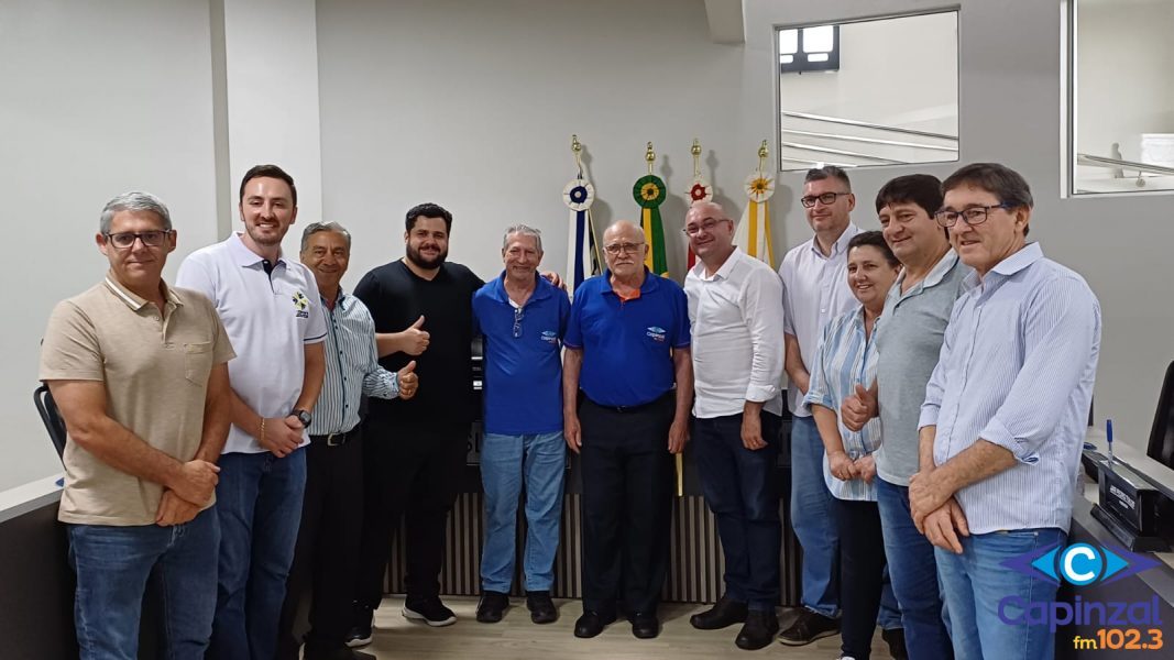 Câmara de Vereadores de Capinzal homenageia a Capinzal FM pelos 45 anos de história