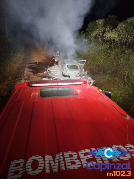 Veículo pega fogo em Capinzal e deixa ferido com queimaduras
