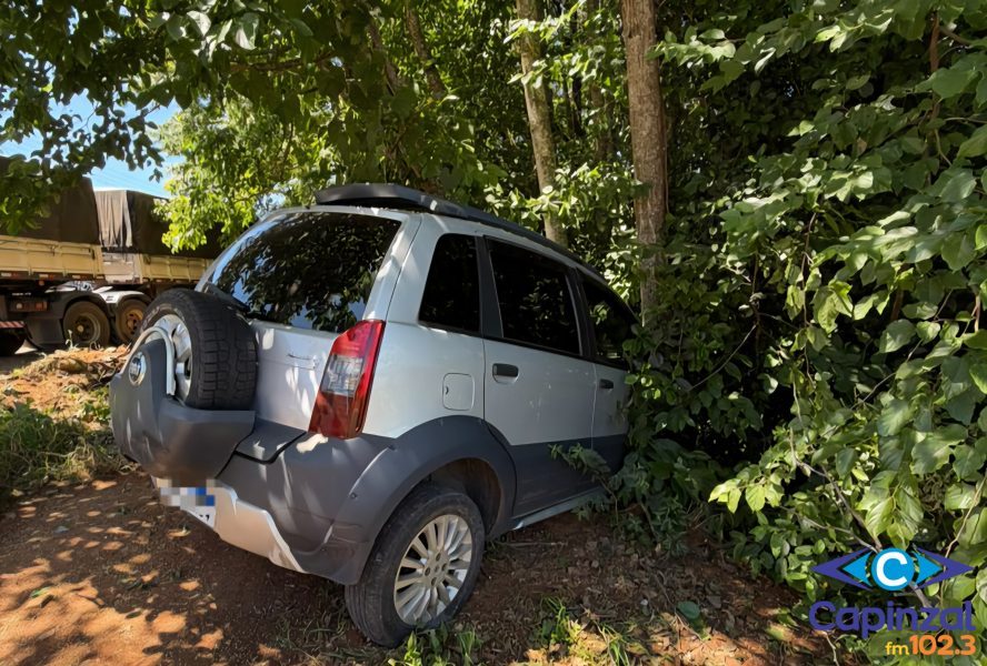 Motorista é socorrida pelos Bombeiros após sair da pista e colidir contra árvores em Catanduvas