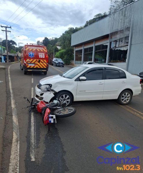 Colisão entre carro e motocicleta é registrada no Centro de Tangará