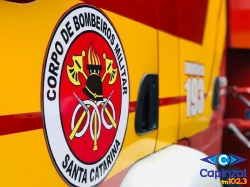 Mulher fica trancada em apartamento e é resgatada pelo Corpo de Bombeiros em Capinzal