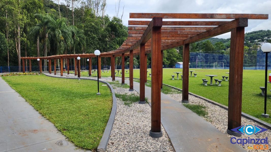 OUÇA: Secretário anuncia conclusão da revitalização da Área de Lazer de Capinzal, reconhece demandas pendentes e confirma vigilante