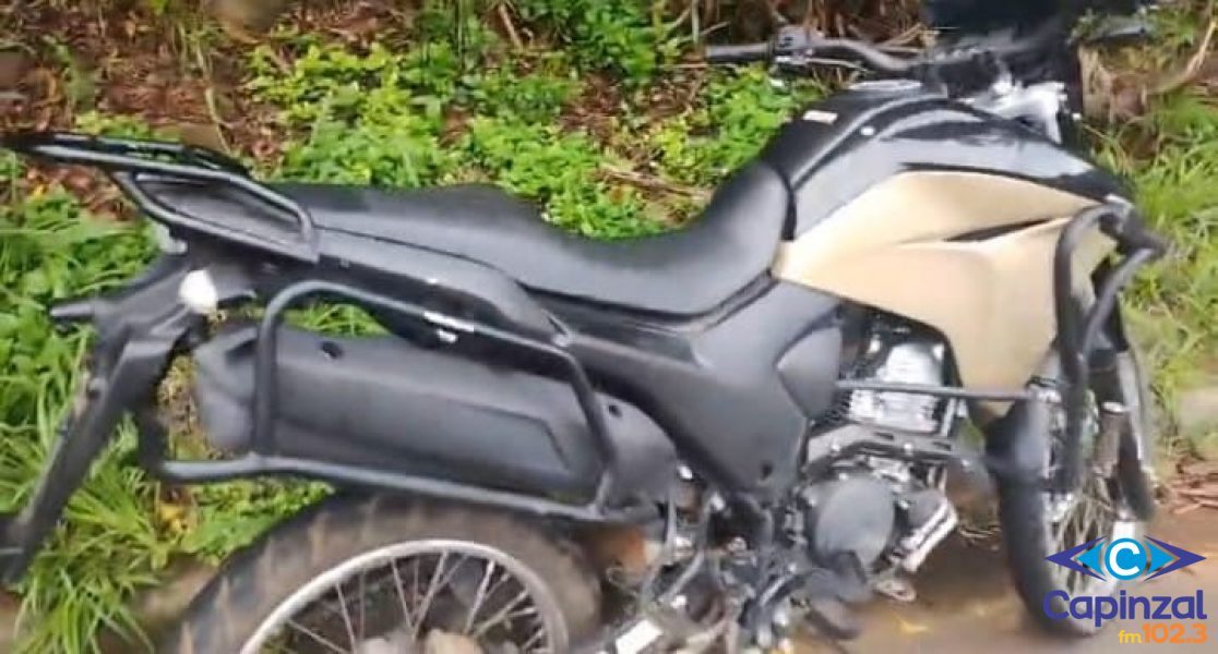 Motocicleta furtada no Centro de Capinzal é encontrada abandonada