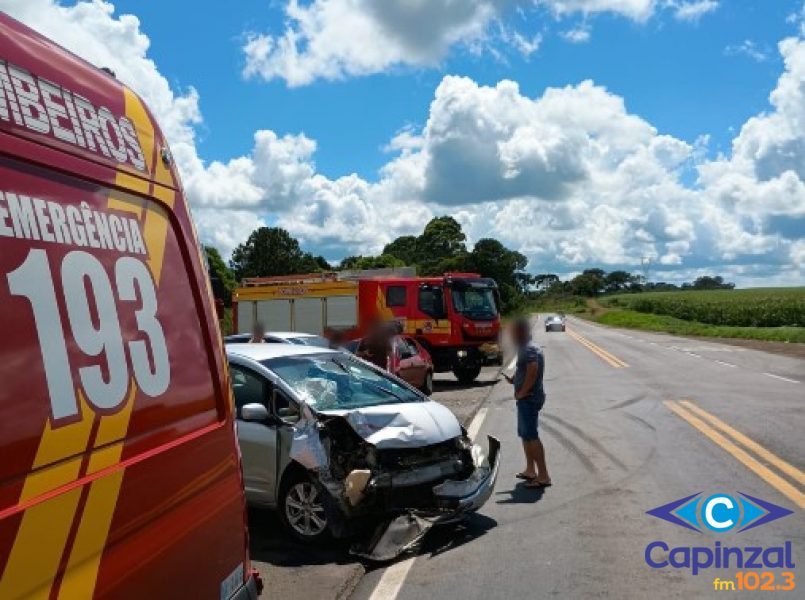 Acidente envolvendo três veículos deixa feridos na BR-470, em Campos Novos