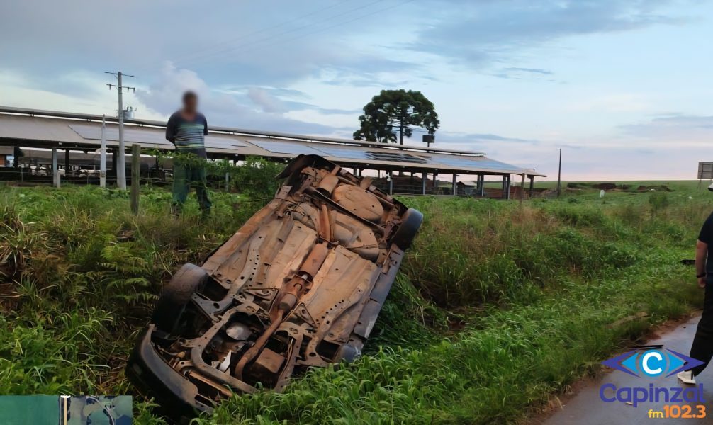 Colisão entre dois carros seguida de capotamento deixa feridos na BR-470, em Campos Novos