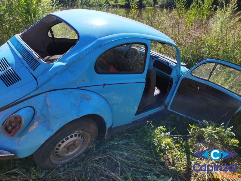 Idoso fica ferido apos saída de pista de veículo no interior de Capinzal