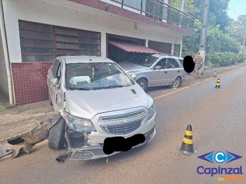 PM prende motorista embriagada após acidente de trânsito em Joaçaba