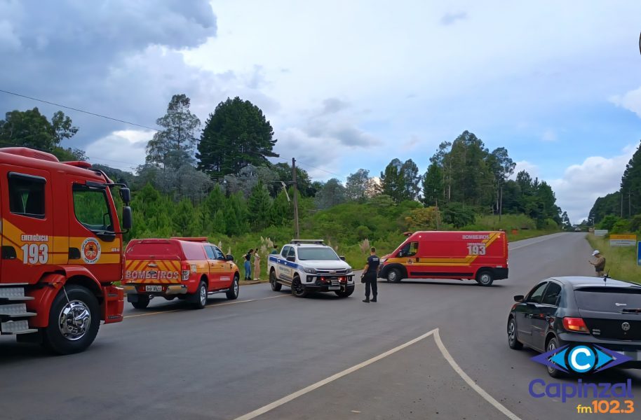 Colisão entre carro e moto deixa dois jovens feridos na SC-120
