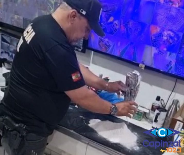 Operação em Herval d’Oeste resulta em prisões, apreensão de armas e drogas e interceptação de cocaína enviada pelos Correios