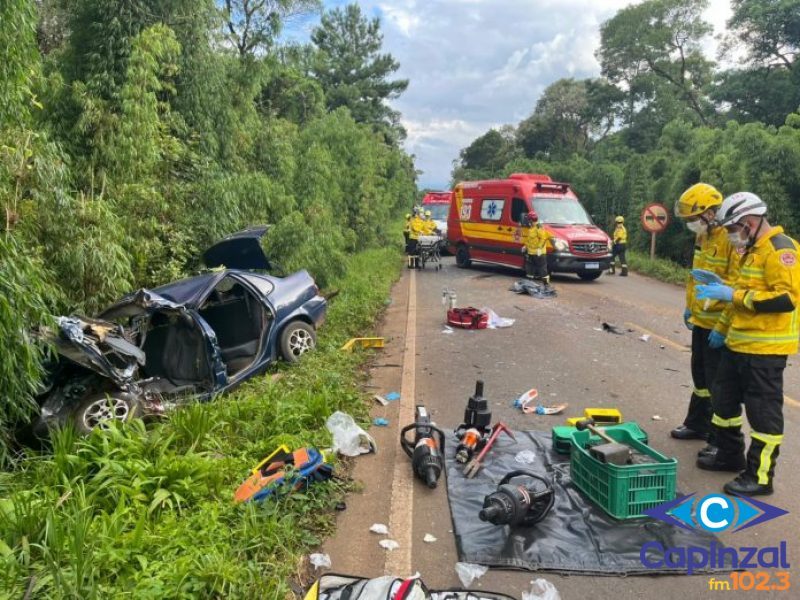 Criança morre em grave acidente entre carro e caminhão na SC-154, em Passos Maia