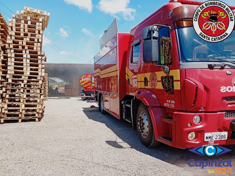 Bombeiros combatem princípio de incêndio em indústria de Tangará