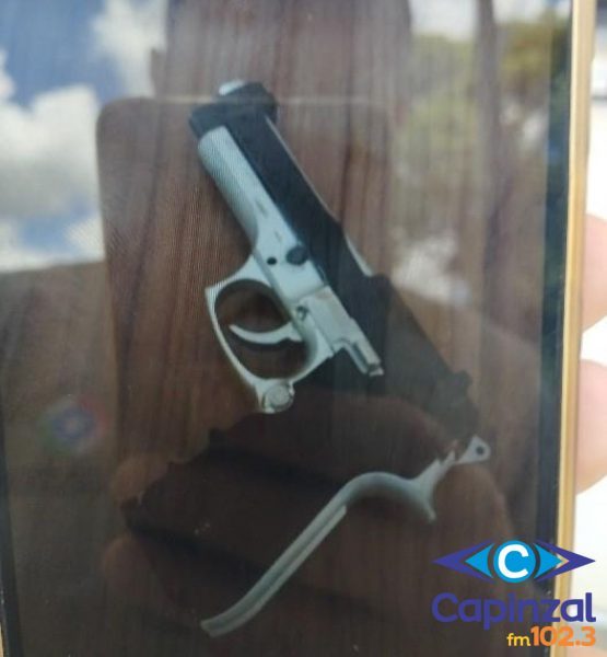 Homem é preso por agressão e ameaça e é flagrado com simulacro de arma em Campos Novos